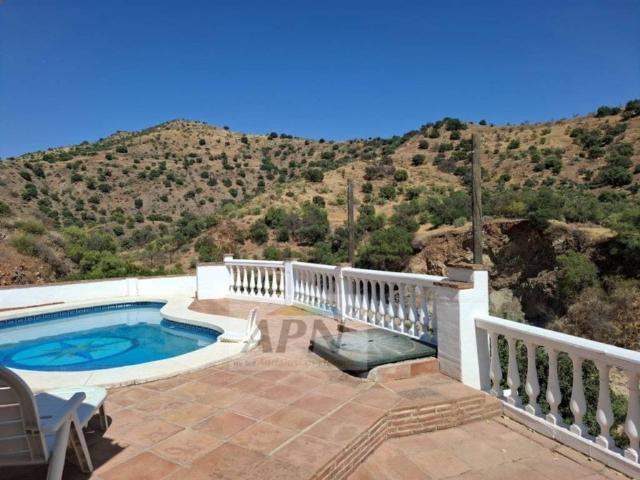 Casa rústica / Caserío en Venta en Álora