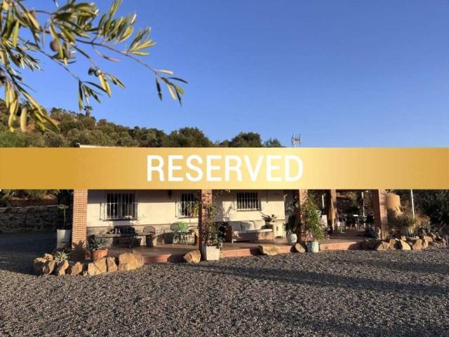 Casa rústica / Caserío en Venta en Álora