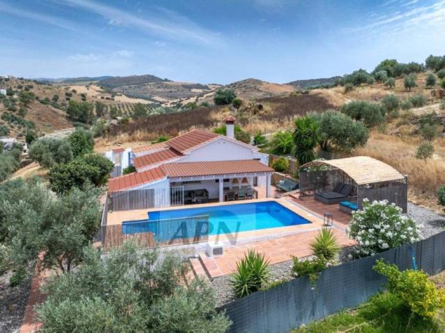 Casa rústica / Caserío en Venta en Álora