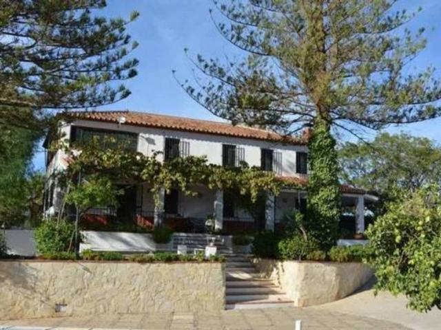 Casa rústica / Caserío en Venta en Álora