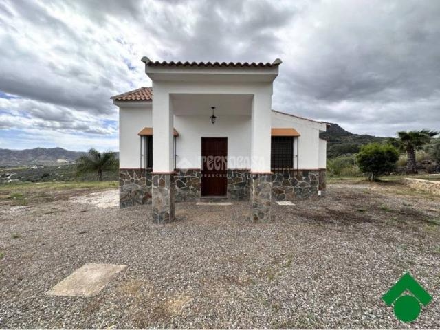 Casa rústica / Caserío en Venta en Álora