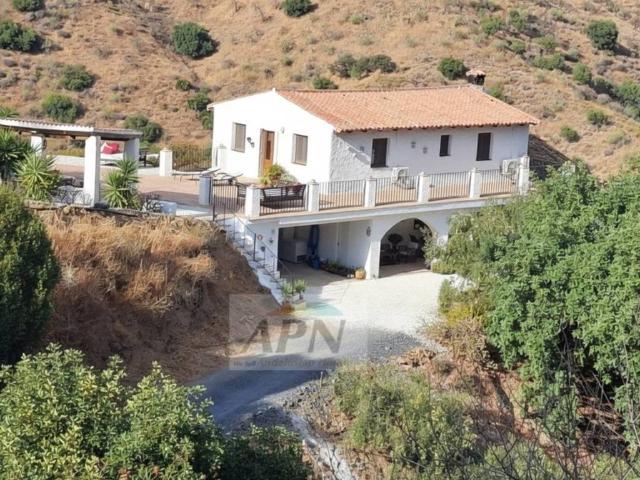 Casa rústica / Caserío en Venta en Álora