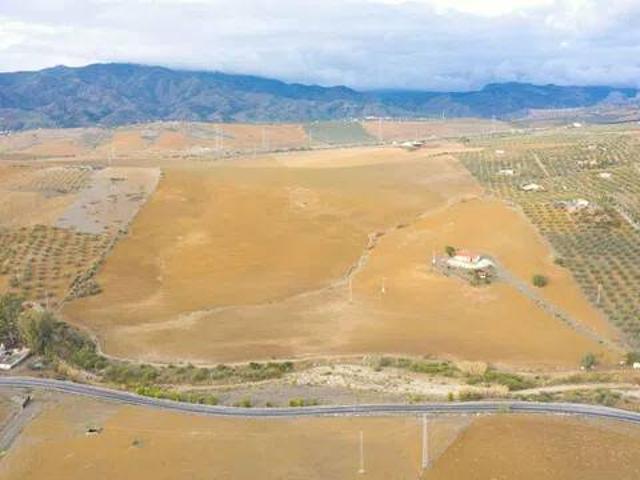 Casa rústica / Caserío en Venta en Álora