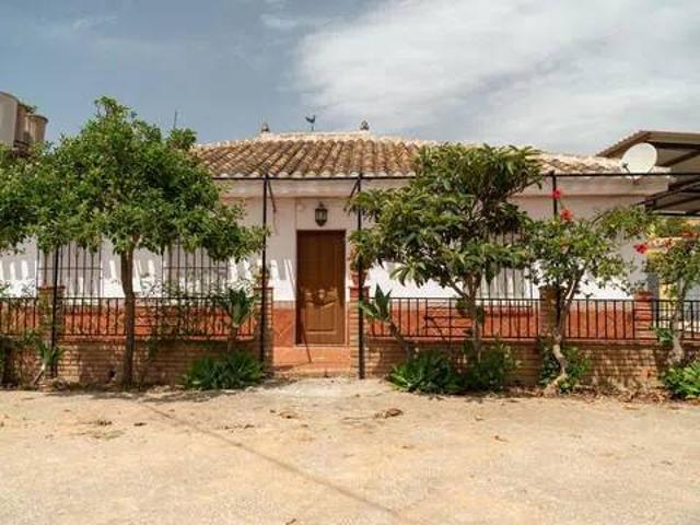Casa rústica / Caserío en Venta en Álora
