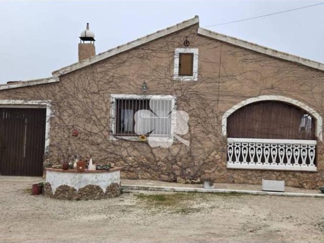 Casa rústica / Caserío en Venta en Albacete