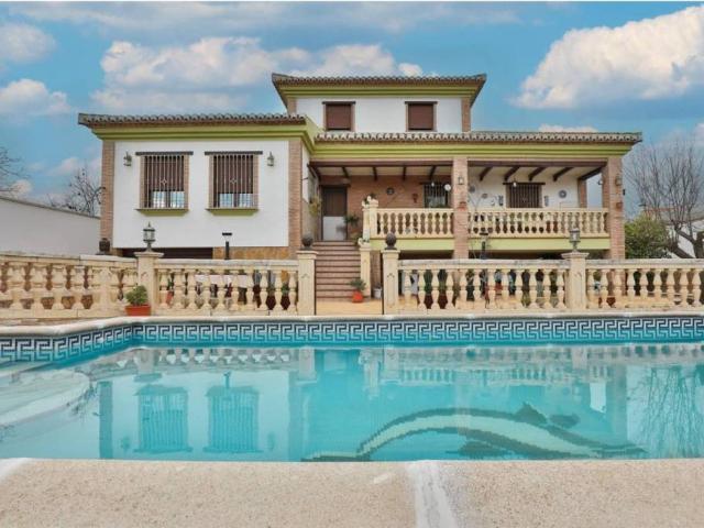 Casa rústica / Caserío en Venta en Albolote