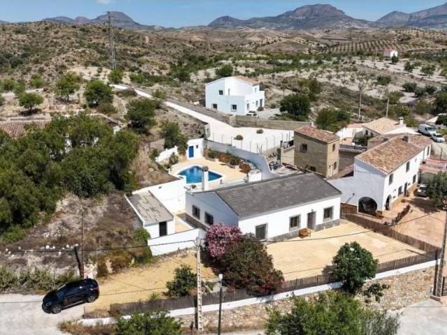 Casa rústica / Caserío en Venta en Albox