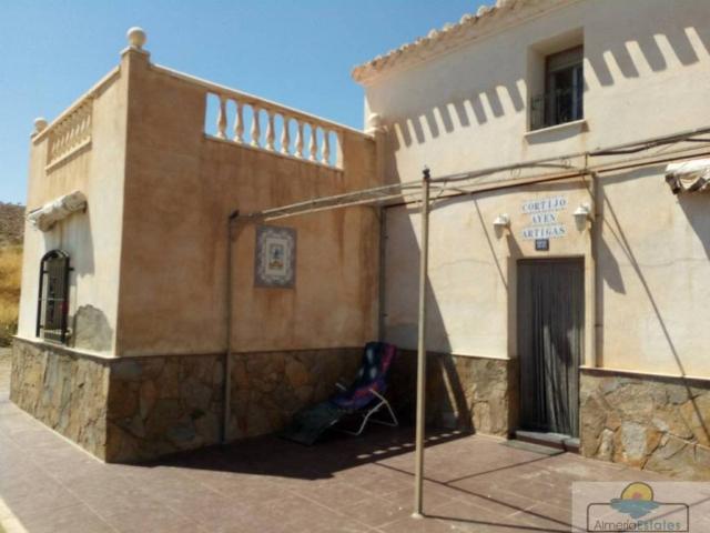 Casa rústica / Caserío en Venta en Albox