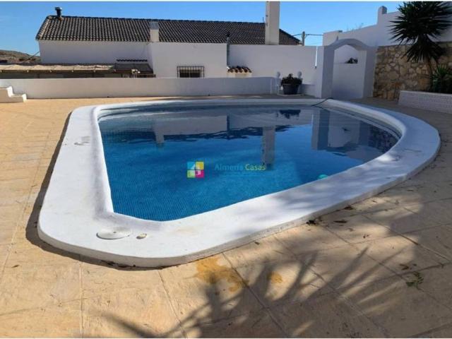 Casa rústica / Caserío en Venta en Albox