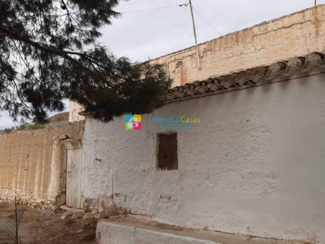 Casa rústica / Caserío en Venta en Albox