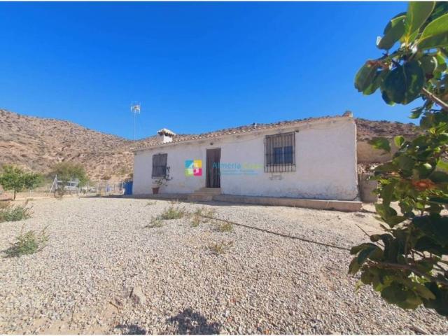 Casa rústica / Caserío en Venta en Albox