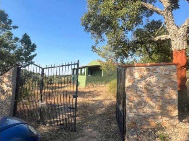 Casa rústica / Caserío en Venta en Alcuéscar