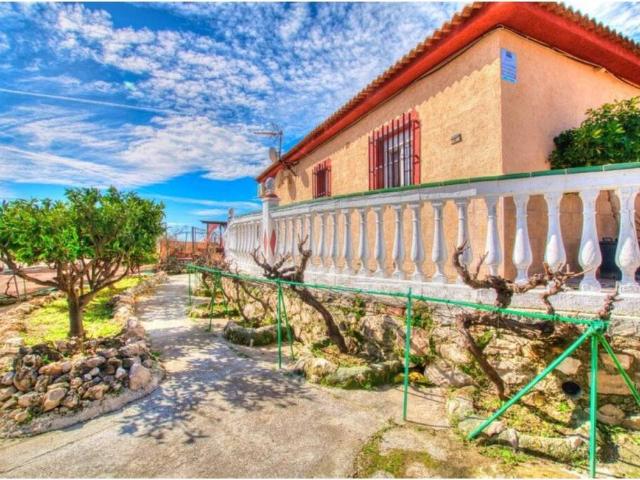 Casa rústica / Caserío en Venta en Alcaucín