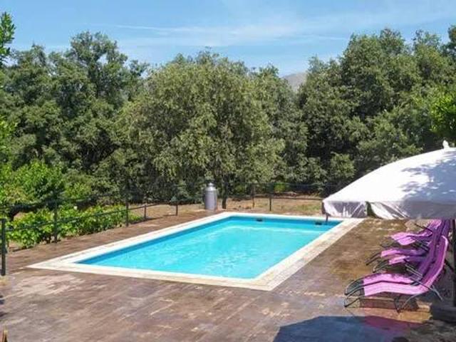 Casa rústica / Caserío en Venta en Aldeanueva de la Vera