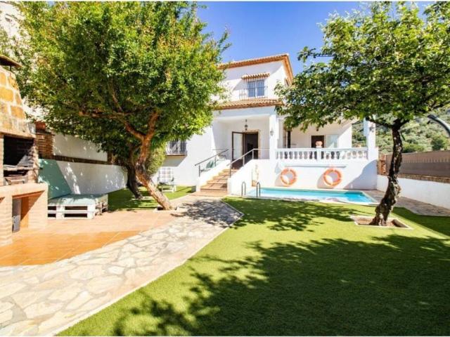 Casa rústica / Caserío en Venta en Alfarnatejo