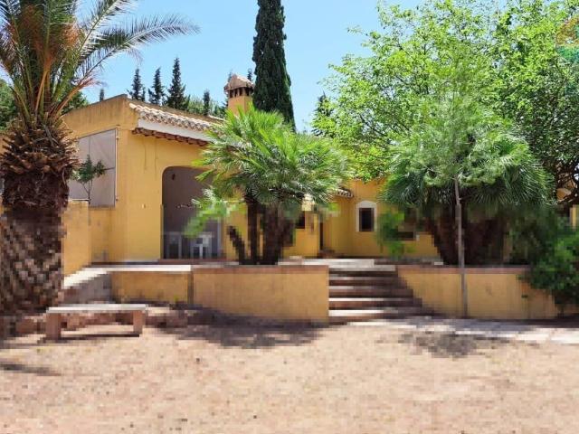 Casa rústica / Caserío en Venta en Alhama de Murcia