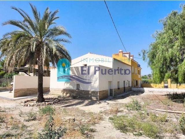 Casa rústica / Caserío en Venta en Alhama de Murcia