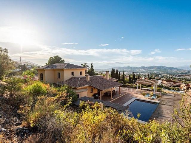 Casa rústica / Caserío en Venta en Alhaurín de la Torre