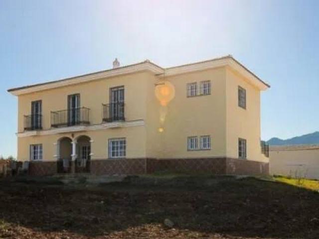 Casa rústica / Caserío en Venta en Alhaurín de la Torre