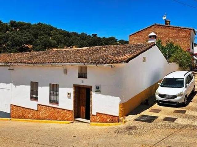 Casa rústica / Caserío en Venta en Aroche