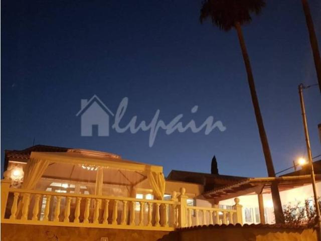 Casa rústica / Caserío en Venta en Arona