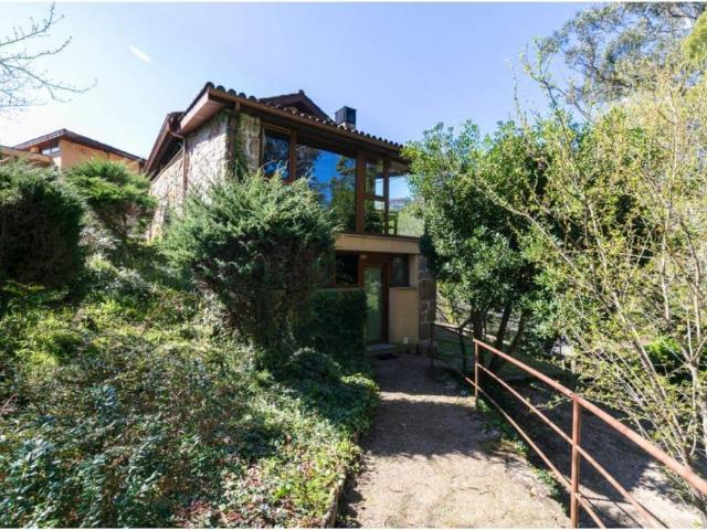Casa rústica / Caserío en Venta en Arbo