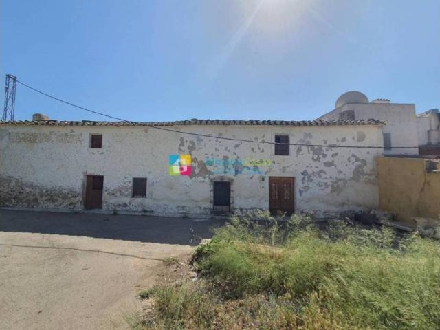Casa rústica / Caserío en Venta en Arboleas