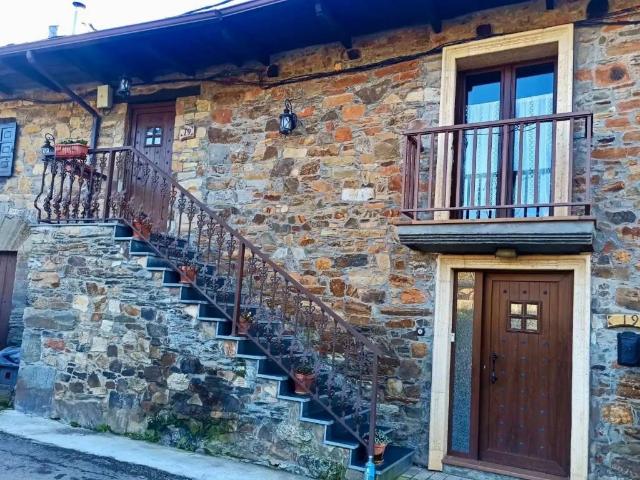 Casa rústica / Caserío en Venta en Arganza