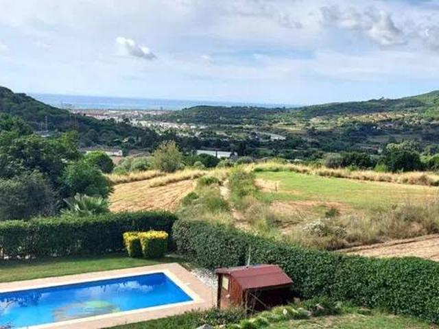 Casa rústica / Caserío en Venta en Argentona