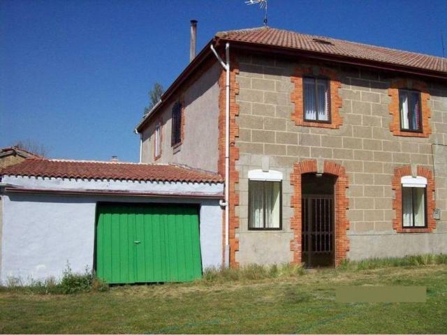 Casa rústica / Caserío en Venta en Arija