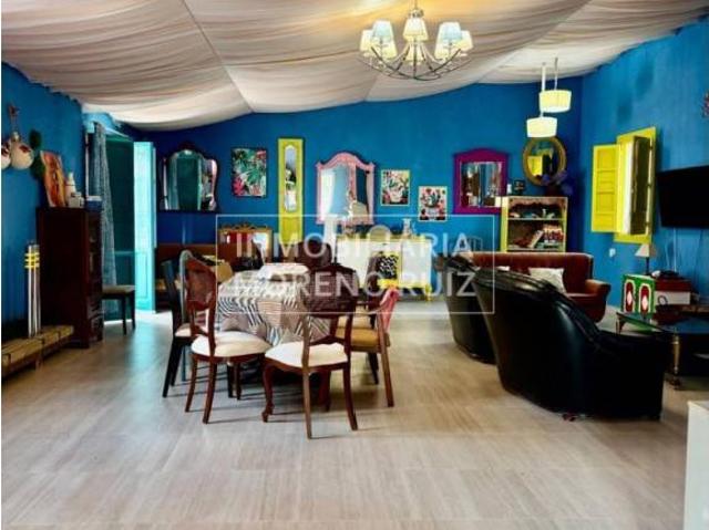 Casa rústica / Caserío en Venta en Baena