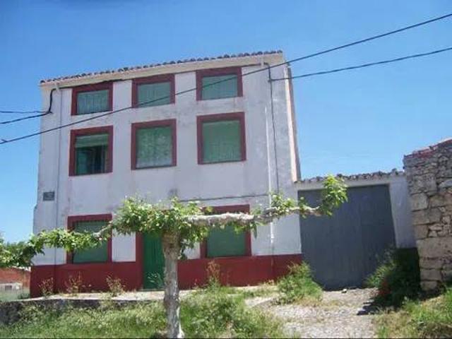 Casa rústica / Caserío en Venta en Baños de Valdearados