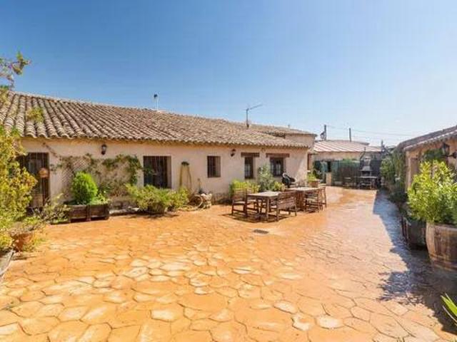 Casa rústica / Caserío en Venta en Benafarces