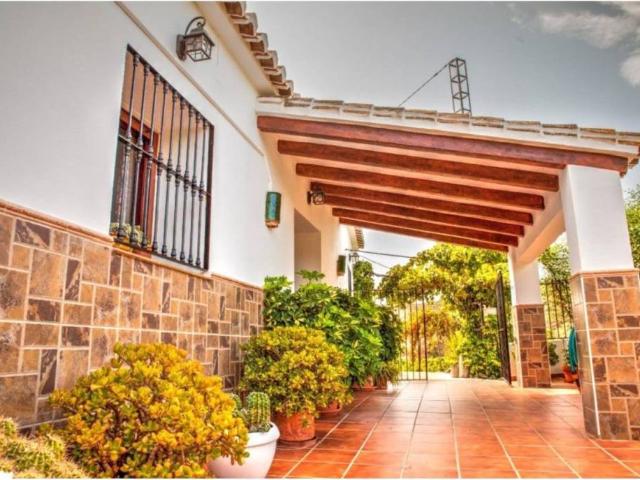 Casa rústica / Caserío en Venta en Benamargosa