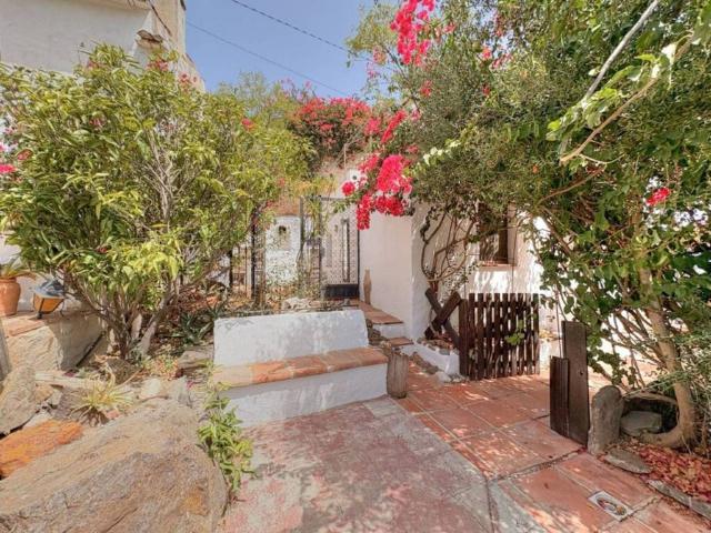 Casa rústica / Caserío en Venta en Benamargosa