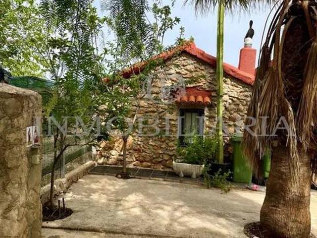 Casa rústica / Caserío en Venta en Benlloch