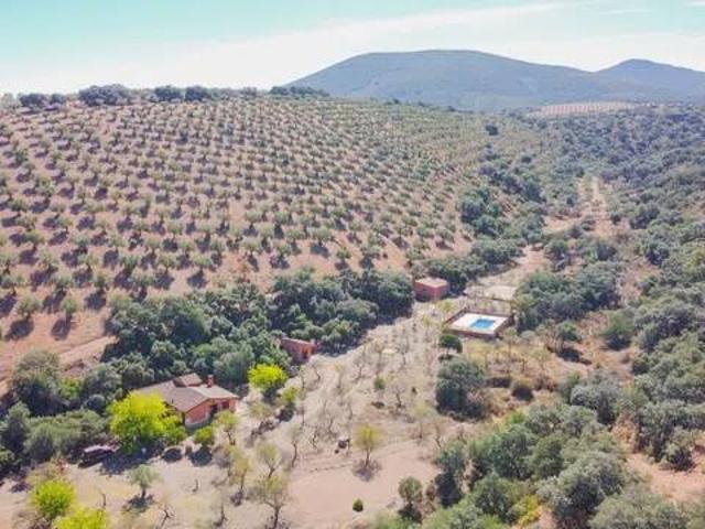 Casa rústica / Caserío en Venta en Belvís de La Jara