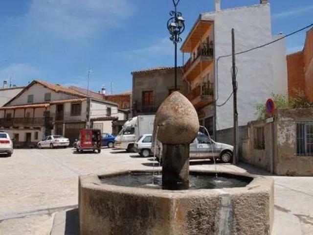 Casa rústica / Caserío en Venta en Bohoyo