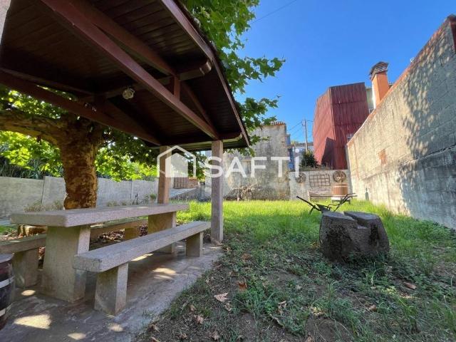 Casa rústica / Caserío en Venta en Boiro