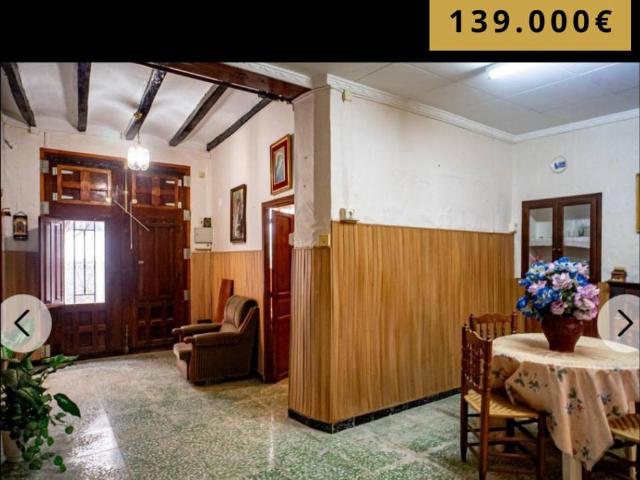 Casa rústica / Caserío en Venta en Bolulla