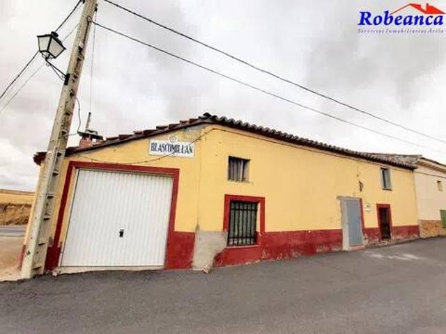 Casa rústica / Caserío en Venta en Blascomillán