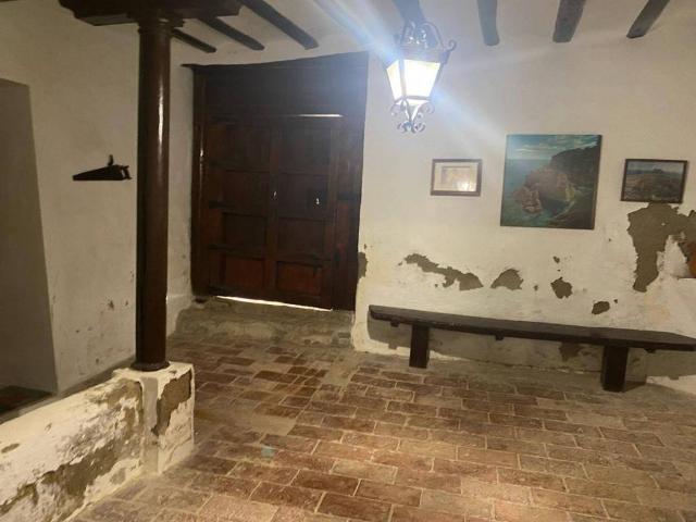 Casa rústica / Caserío en Venta en Burbáguena
