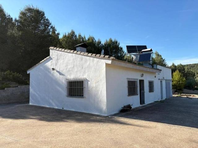 Casa rústica / Caserío en Venta en Buñol