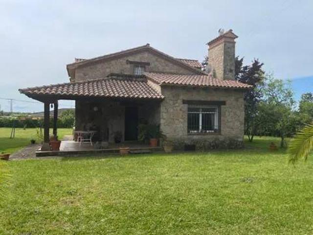 Casa rústica / Caserío en Venta en Candeleda