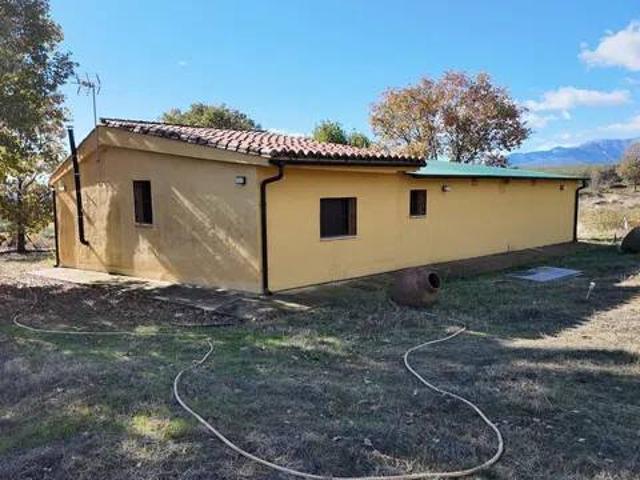 Casa rústica / Caserío en Venta en Candeleda