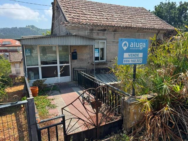 Casa rústica / Caserío en Venta en Cangas