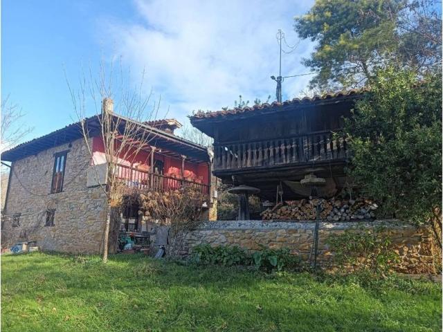 Casa rústica / Caserío en Venta en Cangas de Onís