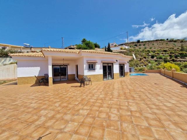 Casa rústica / Caserío en Venta en Canillas de Aceituno