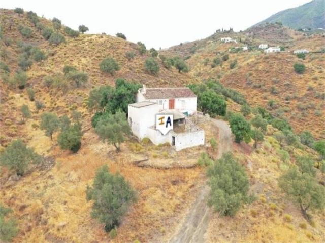 Casa rústica / Caserío en Venta en Canillas de Aceituno