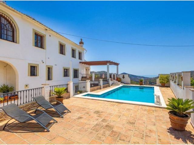 Casa rústica / Caserío en Venta en Canillas de Albaida
